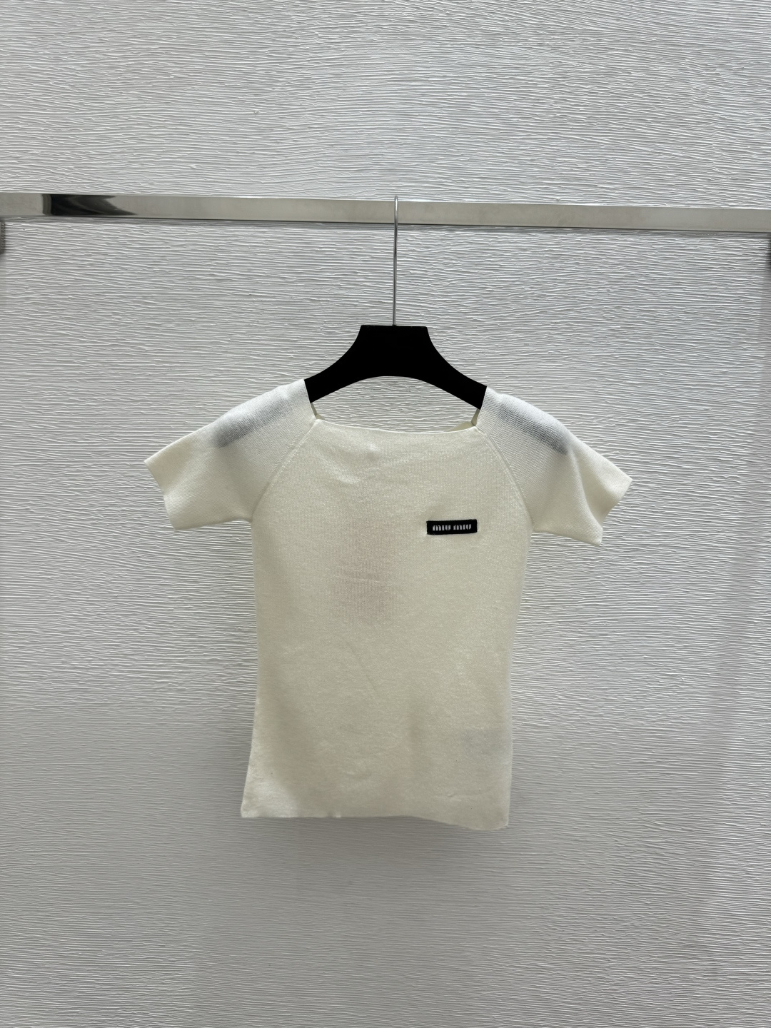 🆕M家🆕 早春新款 纯色简约针织短袖颜色：白色尺码：36.38.40