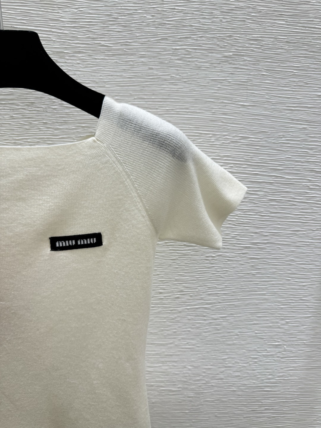 🆕M家🆕 早春新款 纯色简约针织短袖颜色：白色尺码：36.38.40