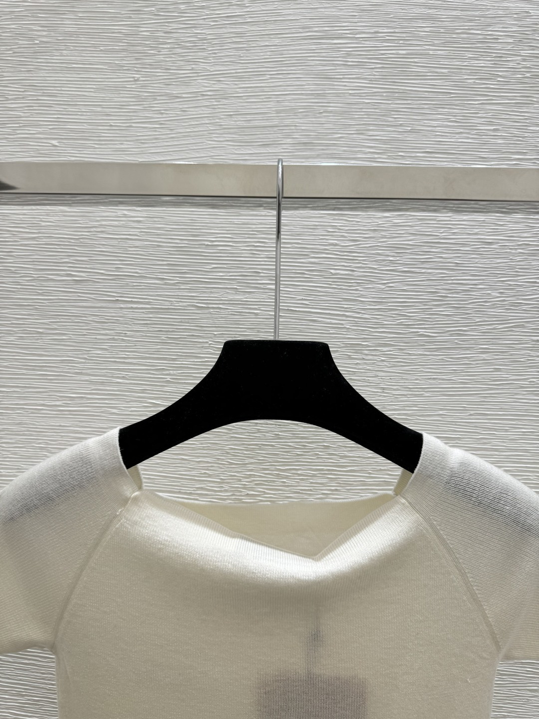 🆕M家🆕 早春新款 纯色简约针织短袖颜色：白色尺码：36.38.40