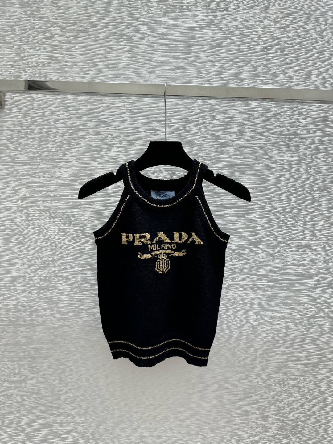 🆕P家🆕 早春新款 撞色字母圆领针织背心颜色：白色 黑色尺码：36.38.40