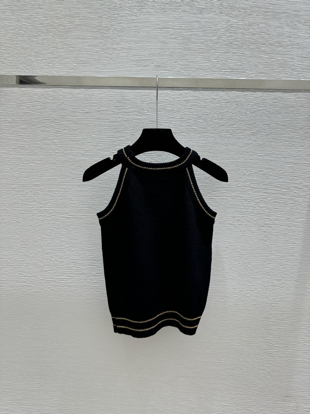 🆕P家🆕 早春新款 撞色字母圆领针织背心颜色：白色 黑色尺码：36.38.40