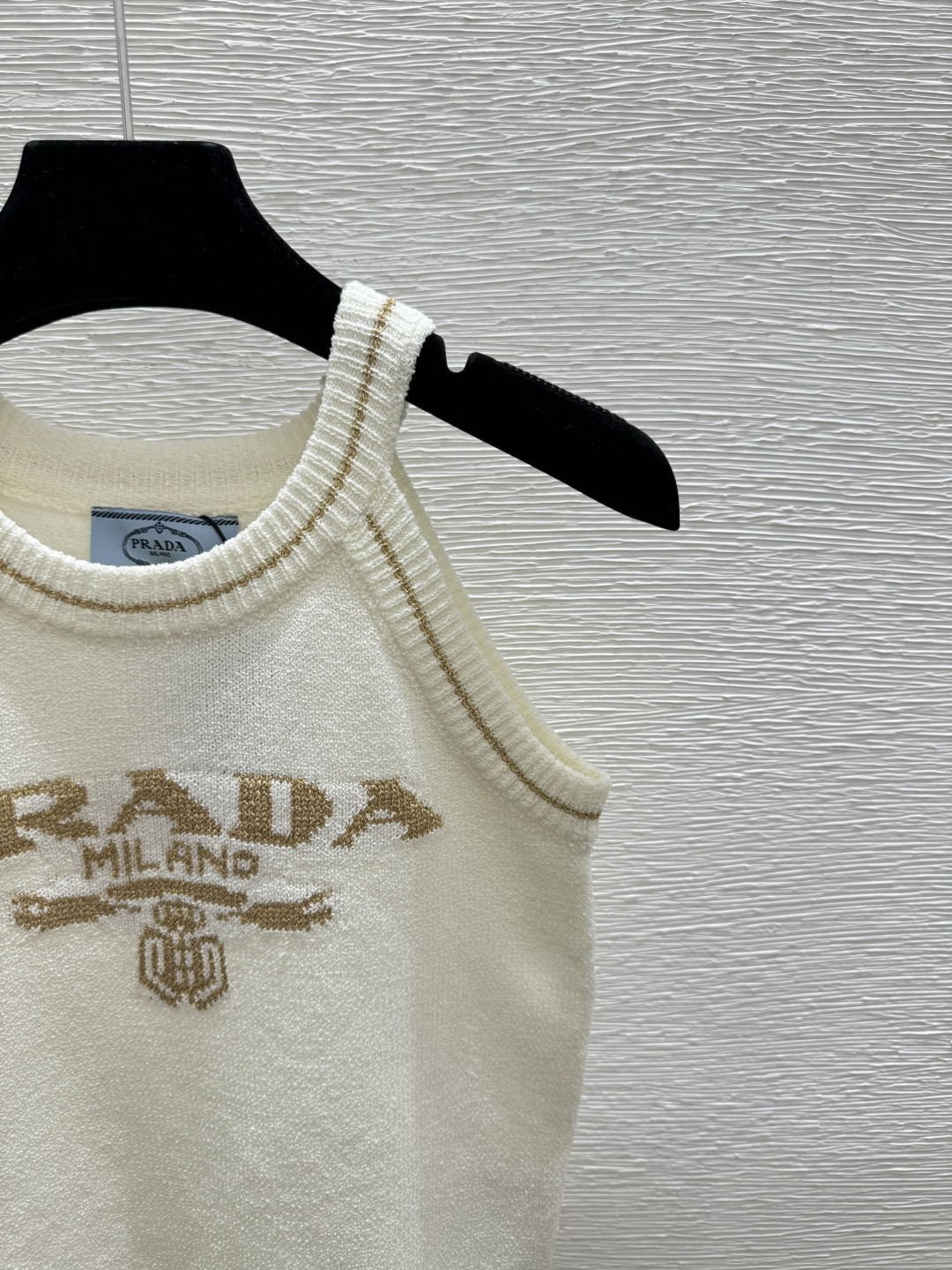 🆕P家🆕 早春新款 撞色字母圆领针织背心颜色：白色 黑色尺码：36.38.40