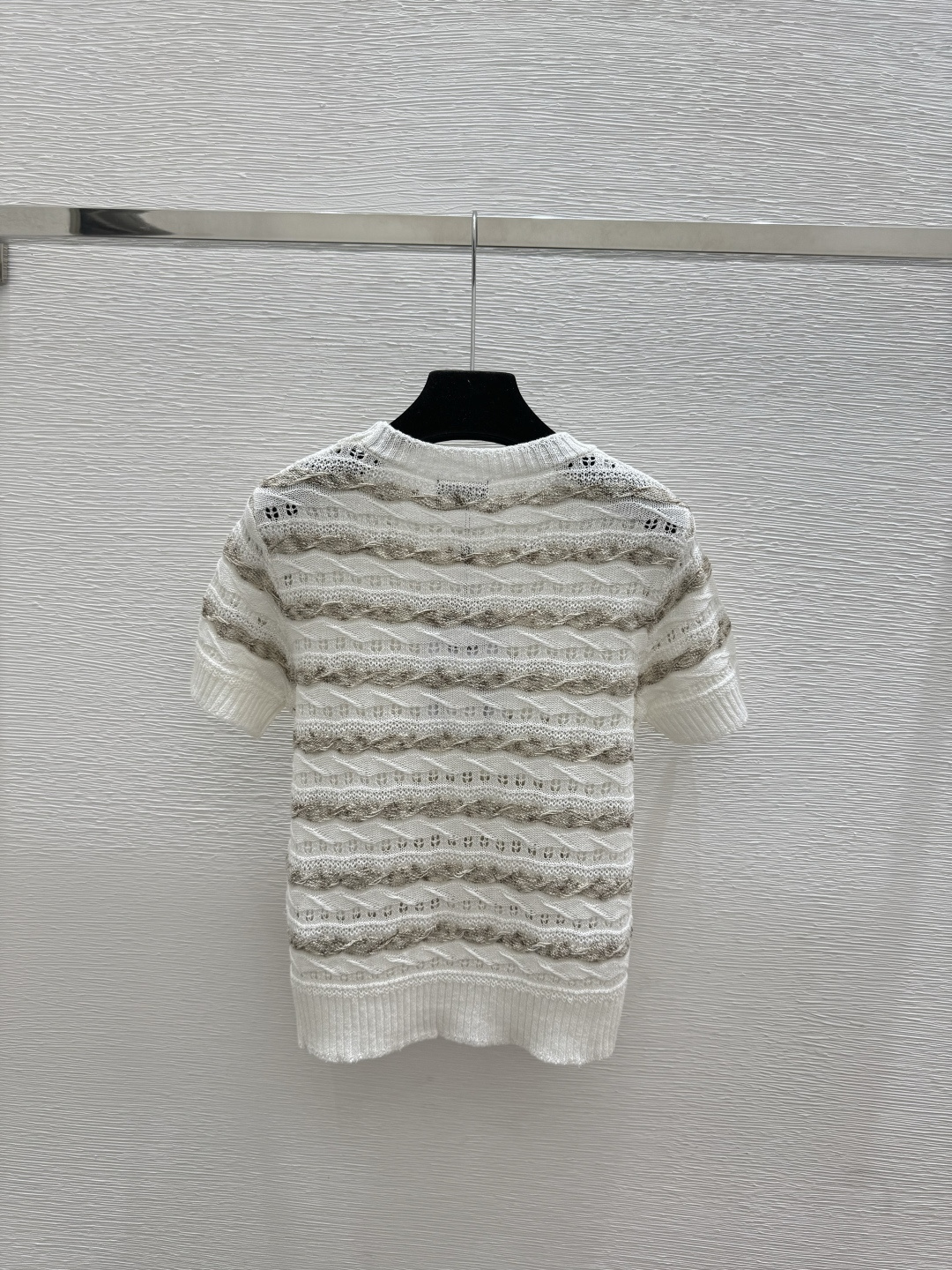 🆕CH家🆕 早春新款 撞色条纹镂空圆领针织短袖颜色：白色 黑色尺码：36.38.40