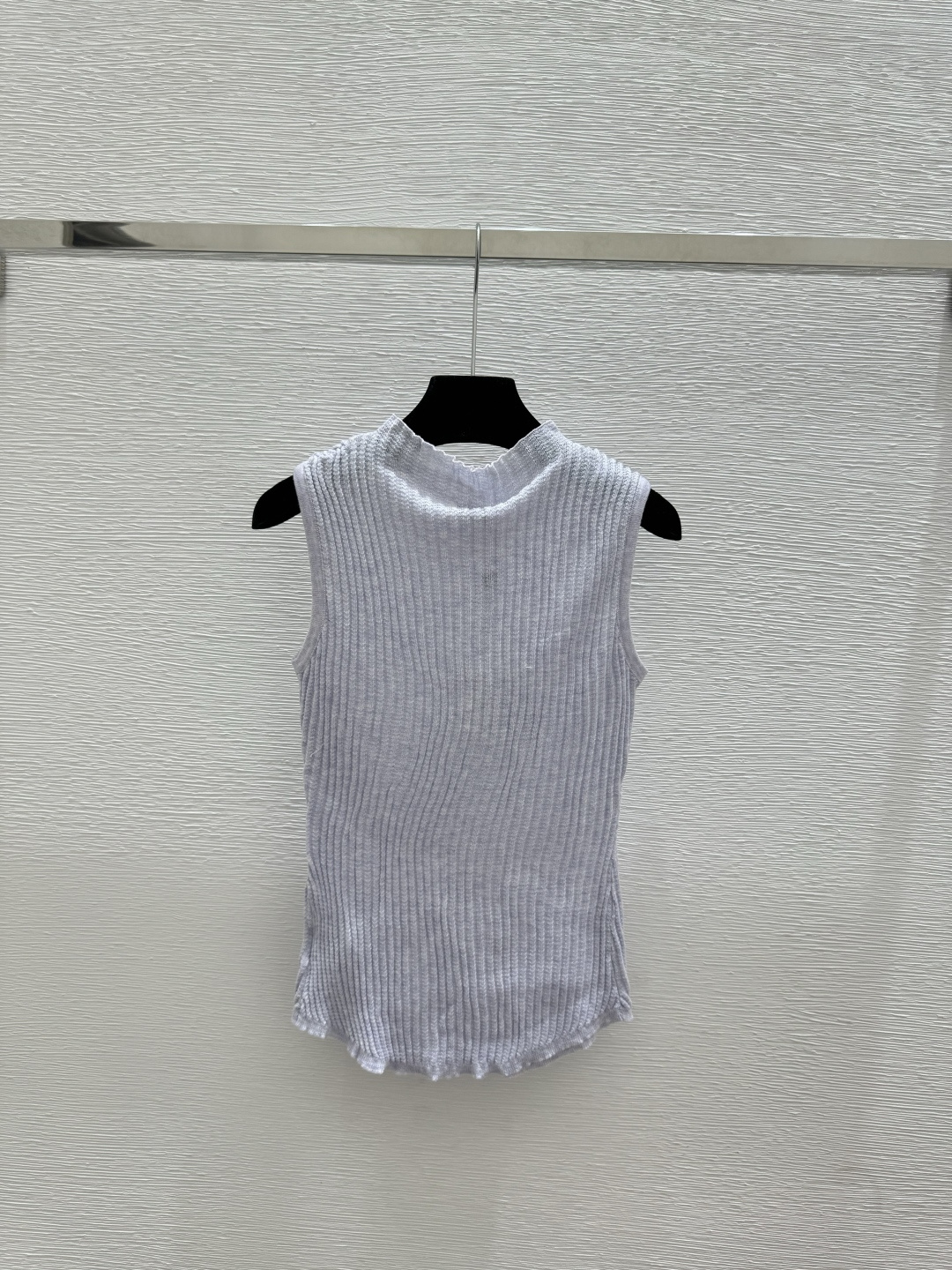 🆕CH家🆕 早春新款 纯色花卉高领针织背心颜色：白色 紫色尺码：36.38.40