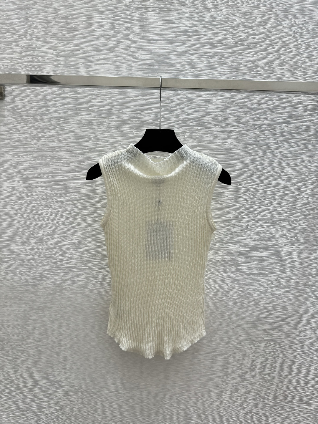 🆕CH家🆕 早春新款 纯色花卉高领针织背心颜色：白色 紫色尺码：36.38.40