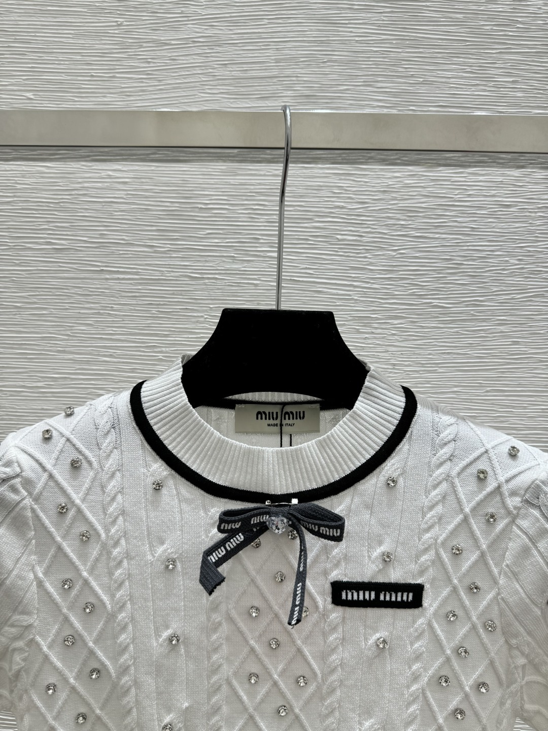 🆕M家🆕 早春新款 纯色钉珠圆领针织短袖颜色：白色 灰色尺码：36.38.40