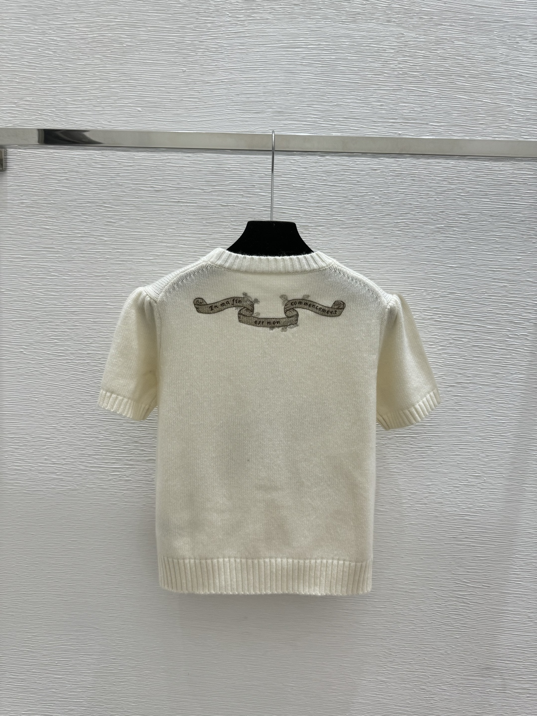 🆕D家🆕 早春新款 撞色五角星字母刺绣圆领针织短袖颜色：白色尺码：36.38.40