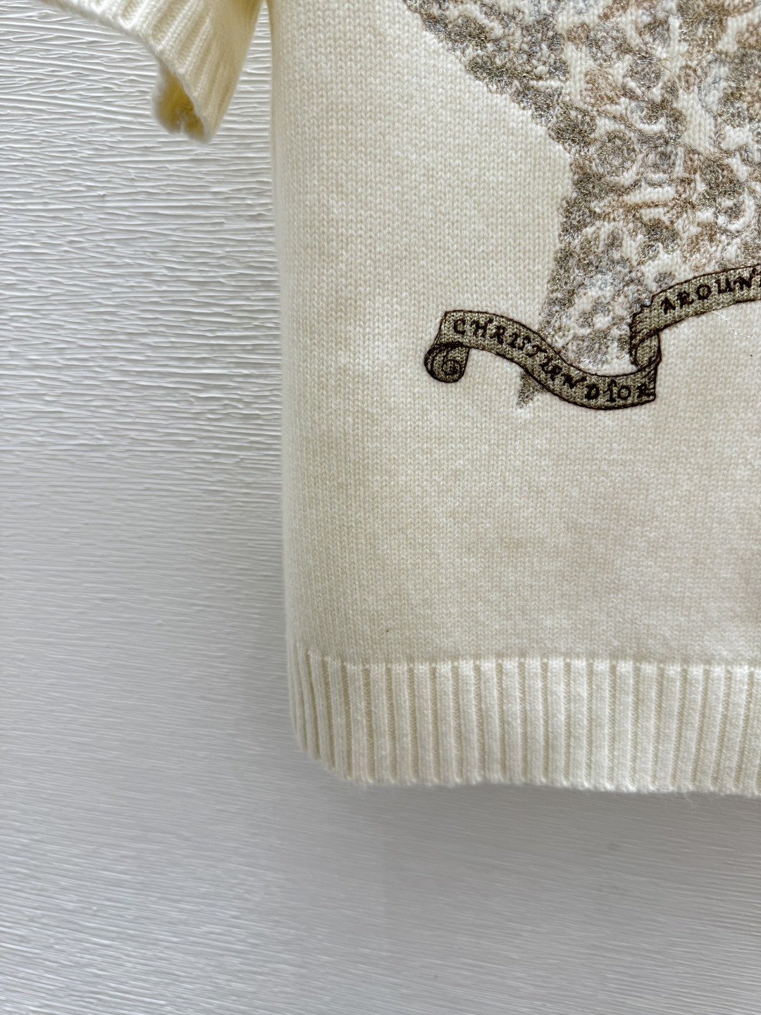 🆕D家🆕 早春新款 撞色五角星字母刺绣圆领针织短袖颜色：白色尺码：36.38.40