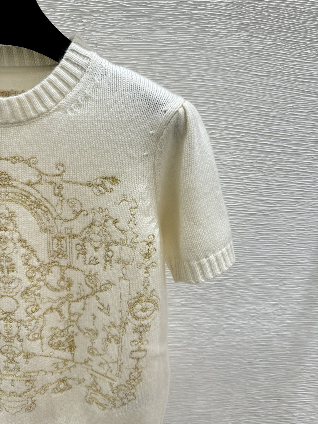 🆕D家🆕 早春新款 撞色五角星圆领针织短袖颜色：白色 尺码：36.38.40