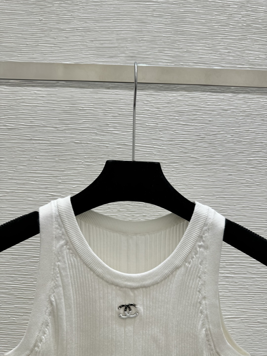🆕CH家🆕 早春新款 纯色简约圆领针织背心颜色：白色 尺码：36.38.40
