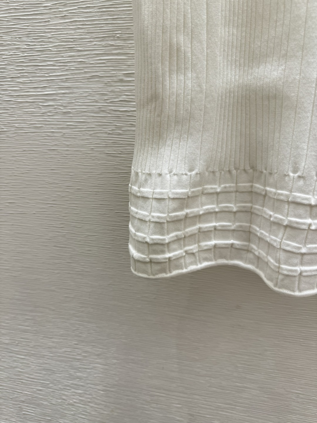 🆕CH家🆕 早春新款 纯色简约圆领针织背心颜色：白色 尺码：36.38.40