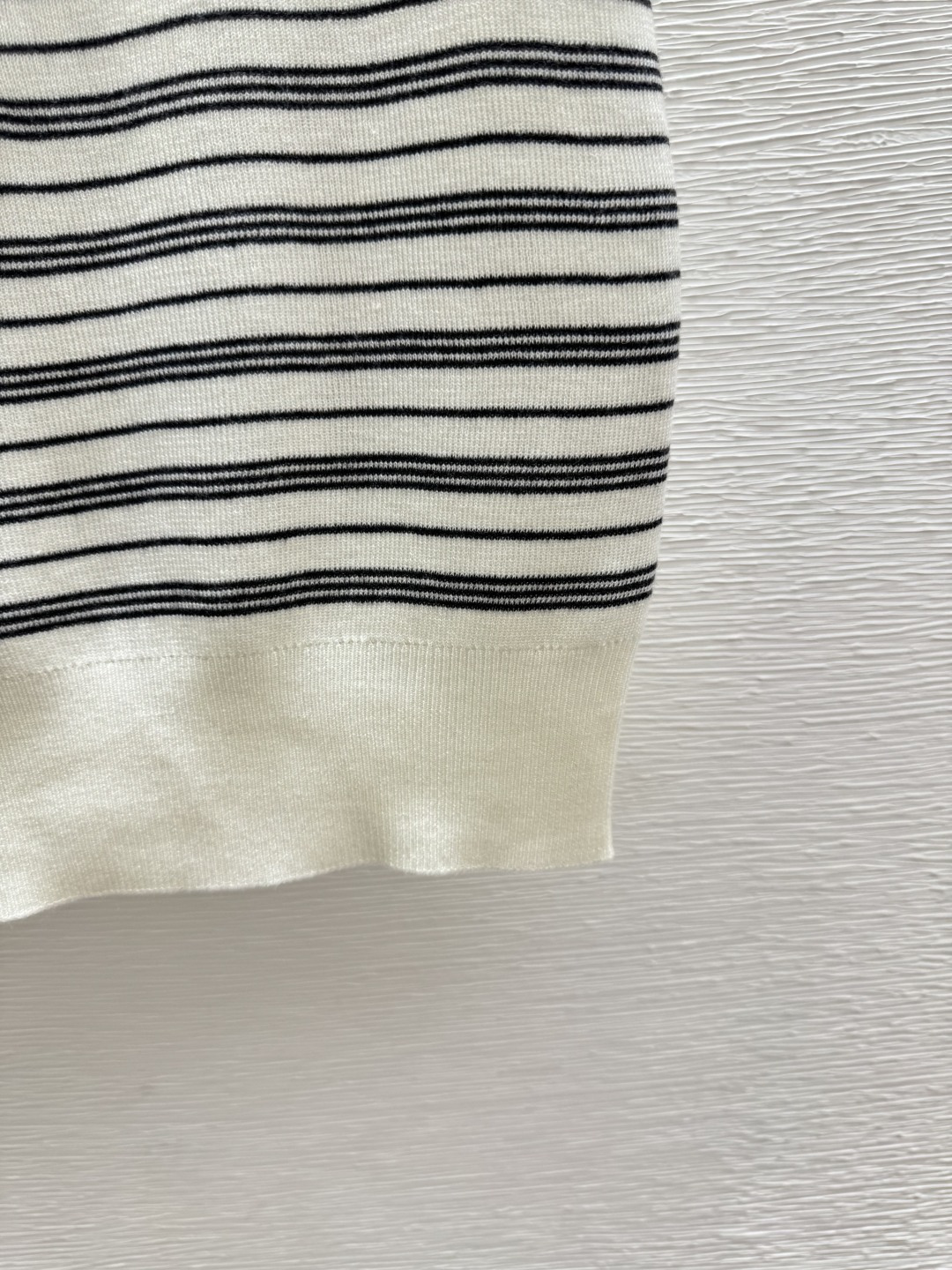 🆕M家🆕 早春新款 撞色条纹翻领针织背心颜色：白色 咖啡尺码：36.38.40