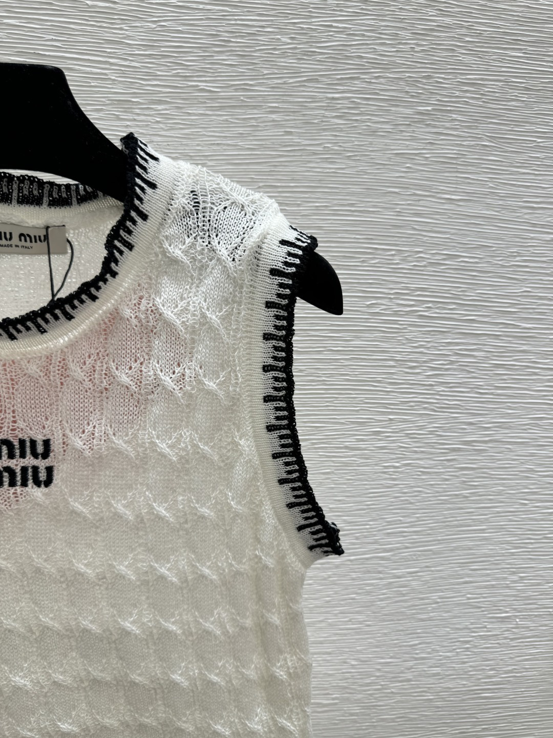 🆕M家🆕 早春新款 撞色圆领镂空针织背心颜色：白色 蓝色尺码：36.38.40