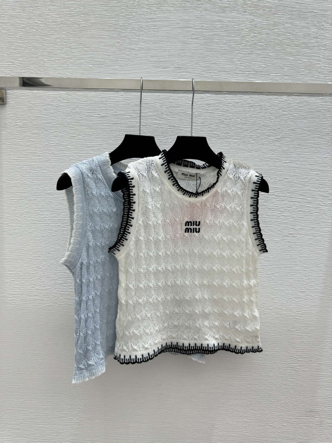 🆕M家🆕 早春新款 撞色圆领镂空针织背心颜色：白色 蓝色尺码：36.38.40