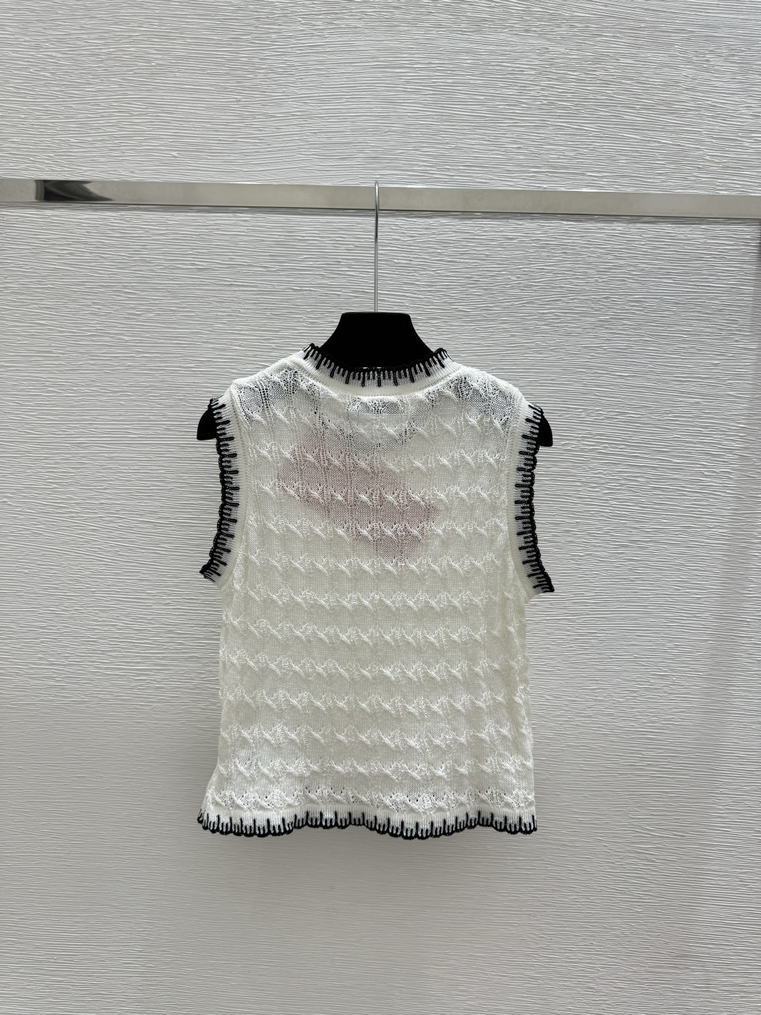 🆕M家🆕 早春新款 撞色圆领镂空针织背心颜色：白色 蓝色尺码：36.38.40