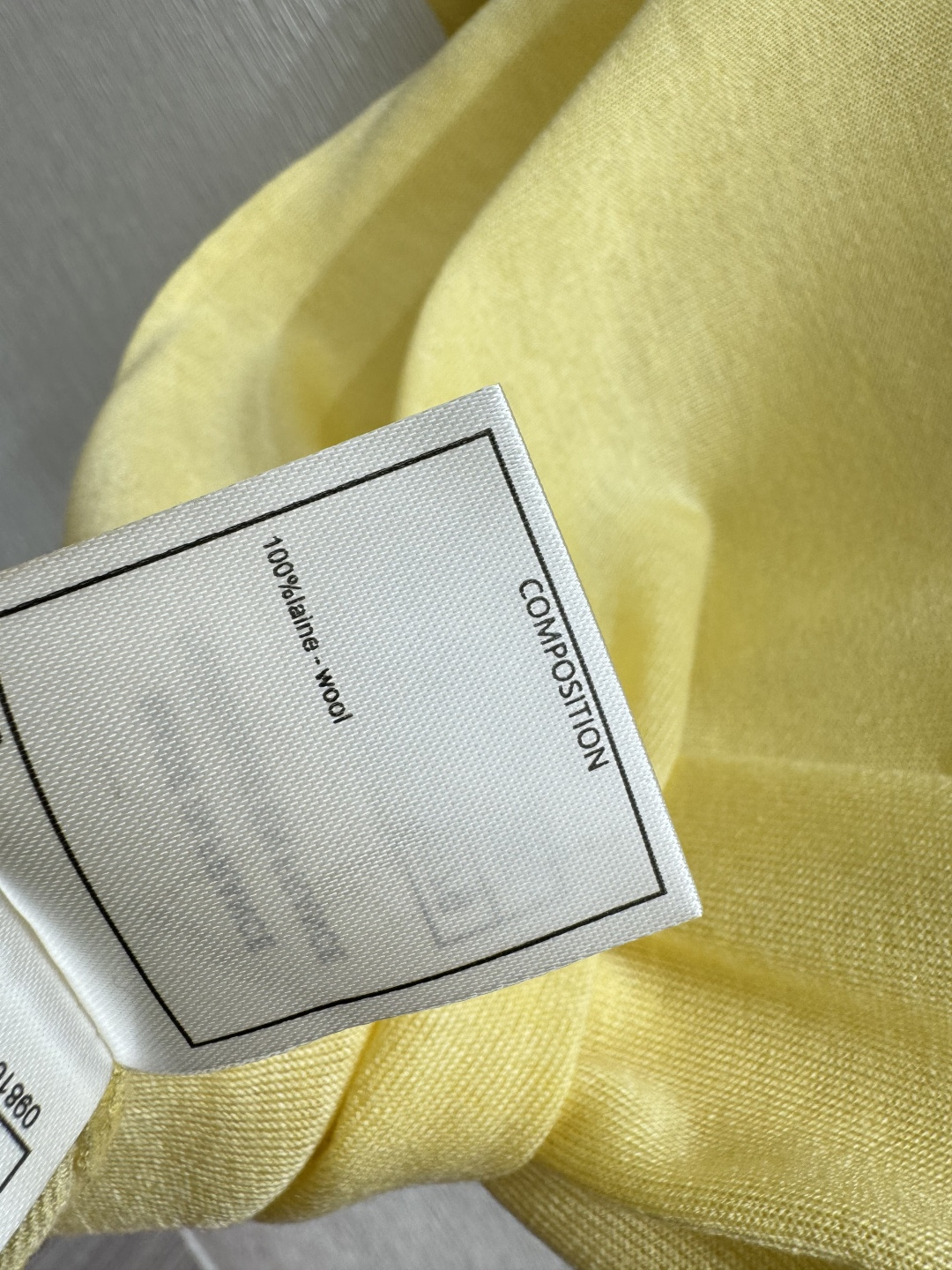 🆕CH家🆕 早春新款 纯色简约圆领针织短袖颜色：黄色 卡其 灰色 黑色尺码：36.38.40