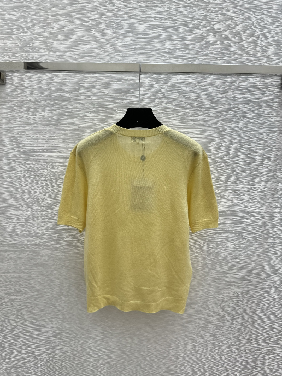 🆕CH家🆕 早春新款 纯色简约圆领针织短袖颜色：黄色 卡其 灰色 黑色尺码：36.38.40