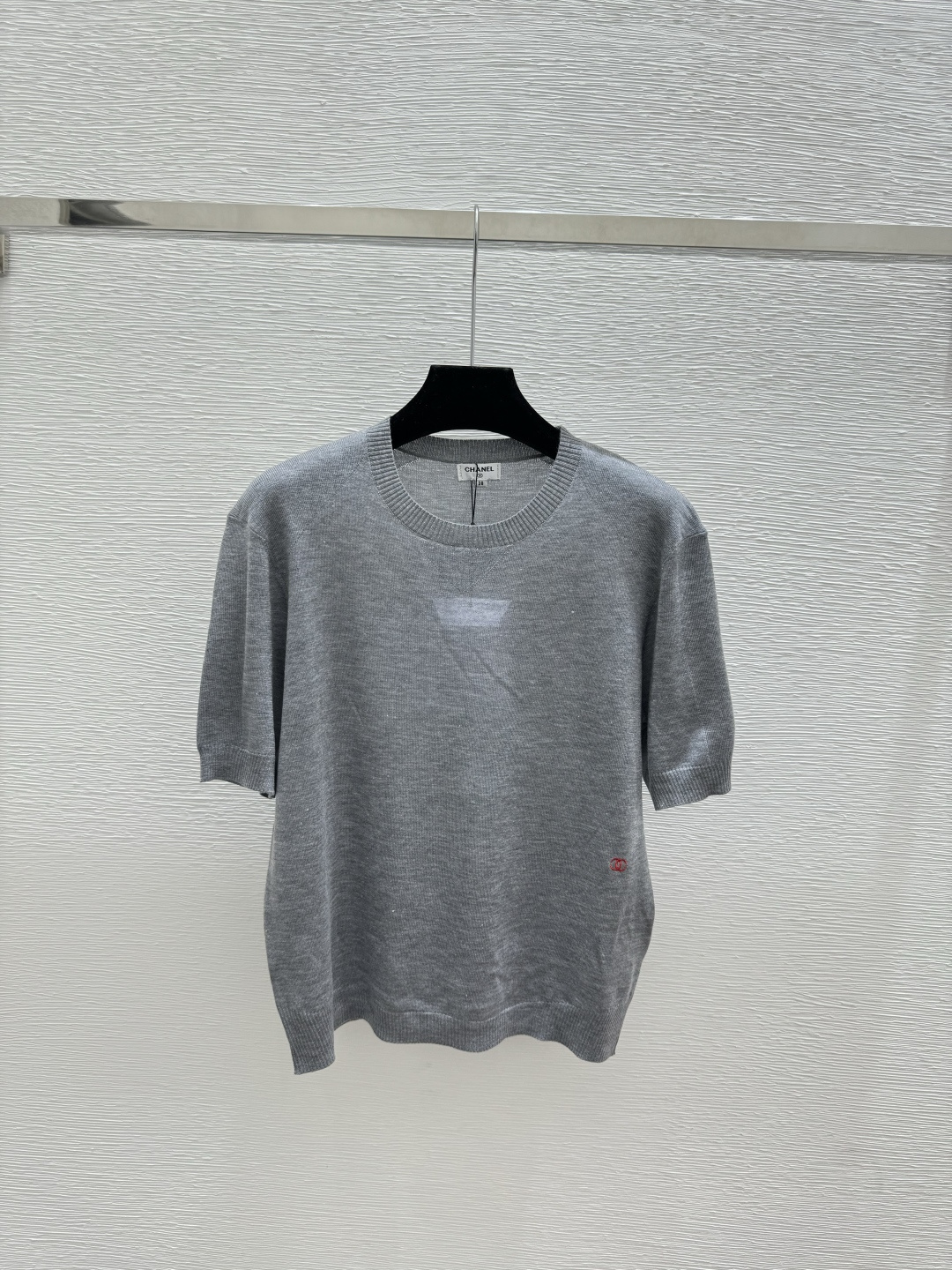 🆕CH家🆕 早春新款 纯色简约圆领针织短袖颜色：黄色 卡其 灰色 黑色尺码：36.38.40