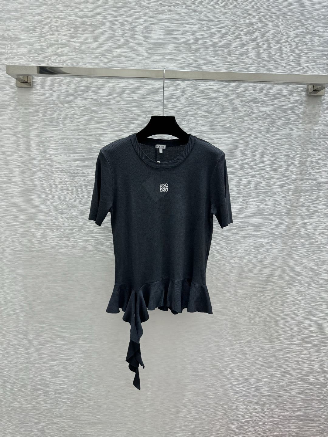 🆕LO家🆕 早春新款 纯色简约圆领针织短袖颜色：白色 灰色尺码：36.38.40