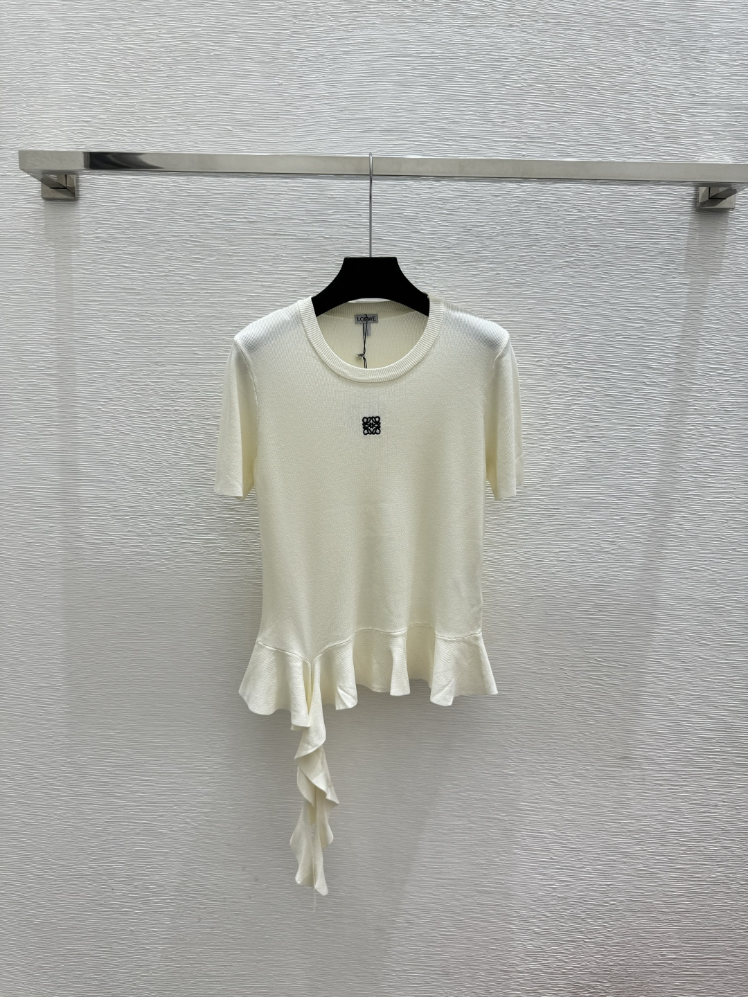 🆕LO家🆕 早春新款 纯色简约圆领针织短袖颜色：白色 灰色尺码：36.38.40