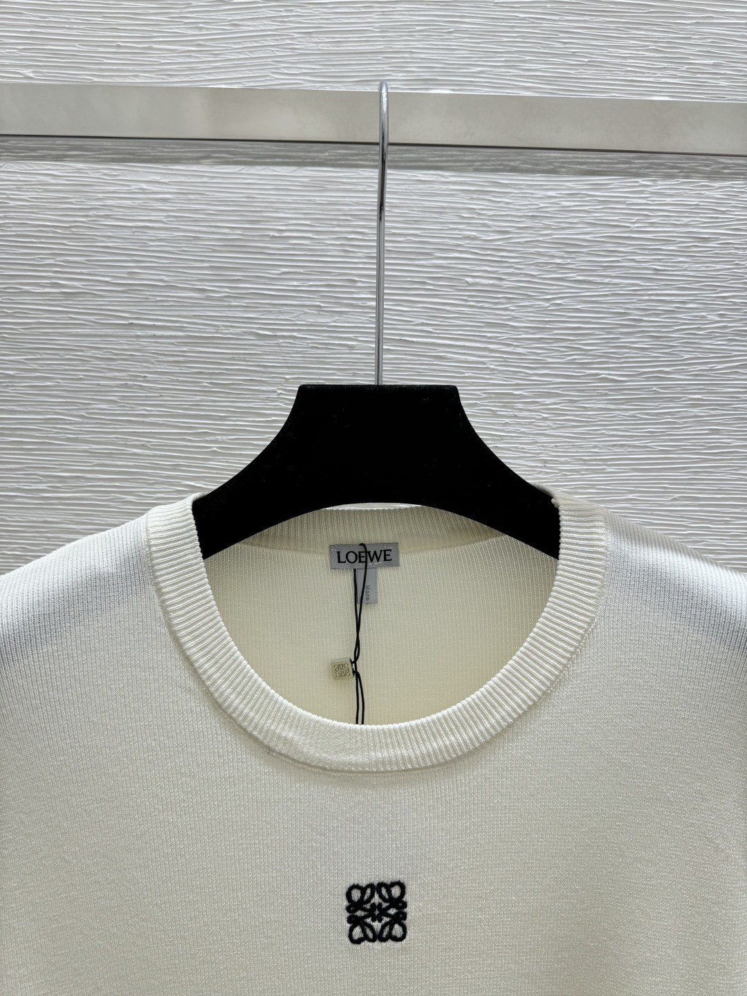 🆕LO家🆕 早春新款 纯色简约圆领针织短袖颜色：白色 灰色尺码：36.38.40