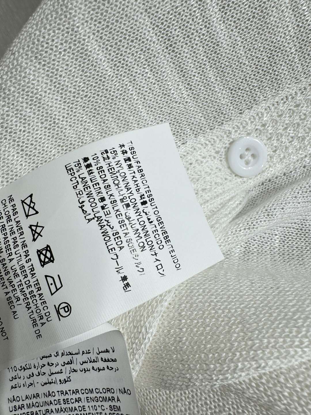 🆕Y家🆕 早春新款 纯色简约V领针织长袖开衫颜色：白色 黑色尺码：36.38.40