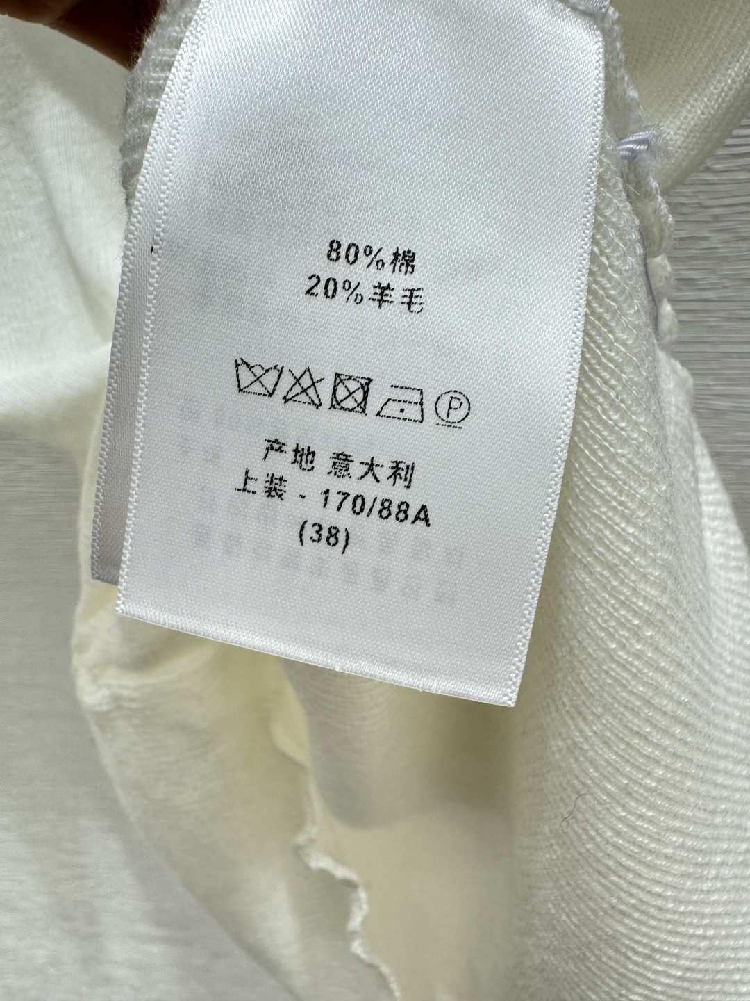 🆕D家🆕 早春新款 纯色简约V领针织短袖颜色：白色 浅灰 深灰尺码：36.38.40