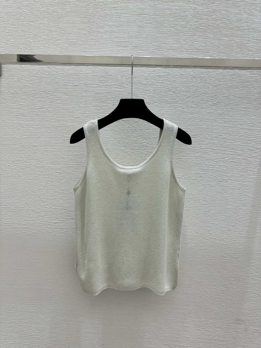 🆕CH家🆕 早春新款 纯色烫钻圆领针织背心颜色：绿色 卡其尺码：36.38.40