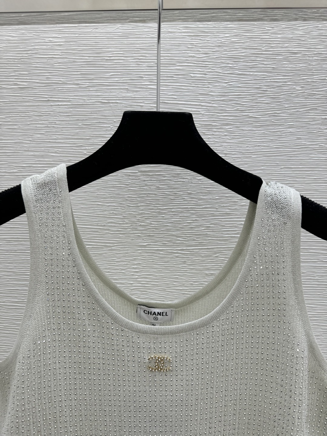 🆕CH家🆕 早春新款 纯色烫钻圆领针织背心颜色：绿色 卡其尺码：36.38.40