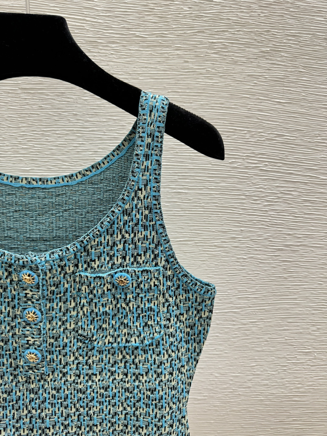 🆕CH家🆕 早春新款 撞色简约圆领针织背心颜色：蓝色尺码：36.38.40