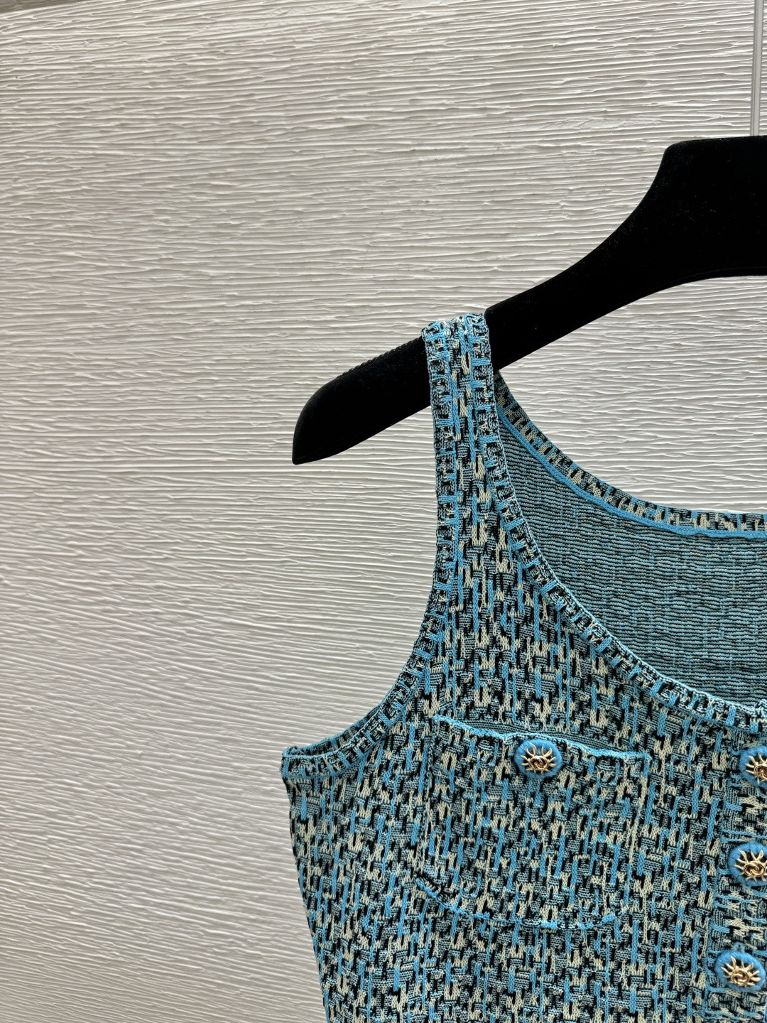 🆕CH家🆕 早春新款 撞色简约圆领针织背心颜色：蓝色尺码：36.38.40