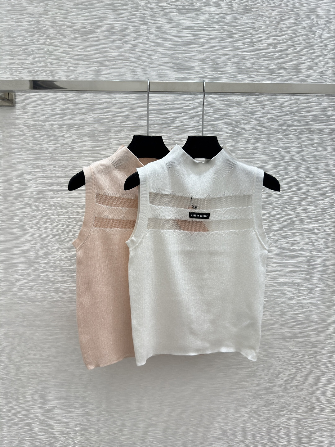 🆕M家🆕 早春新款 纯色简约镂空针织套装颜色：白色 粉色尺码：36.38.40