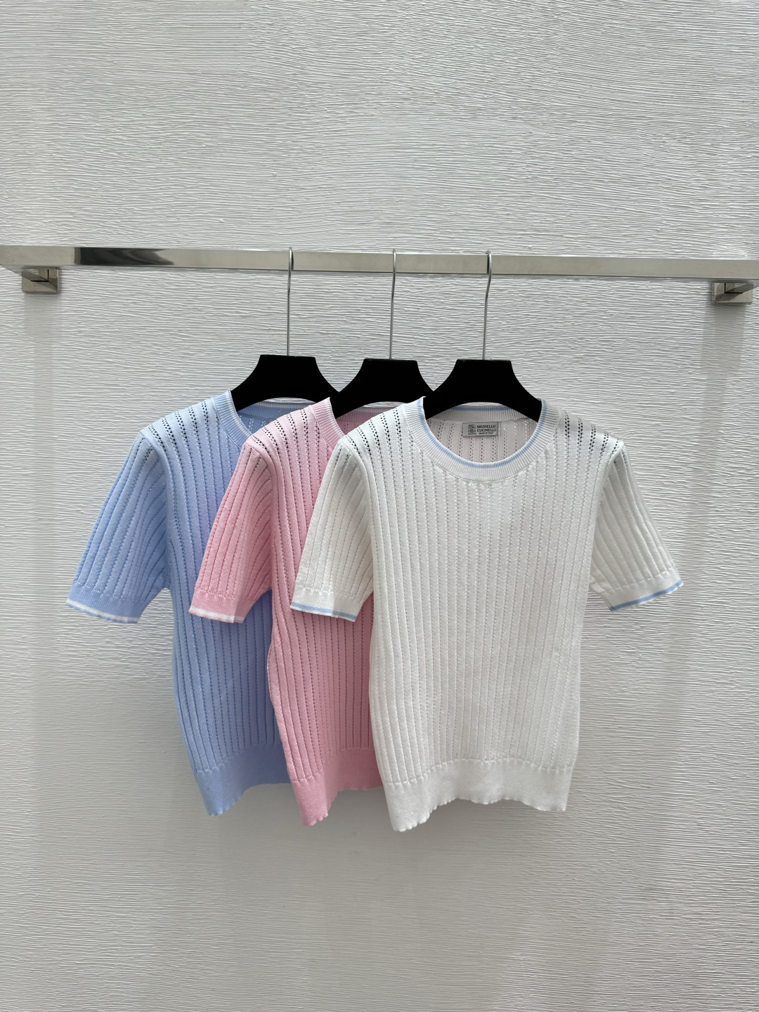 🆕BC家🆕 早春新款 纯色镂空圆领针织短袖颜色：白色 粉色 蓝色尺码：36.38.40