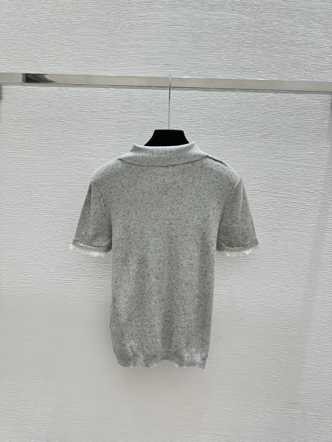 🆕M家🆕 早春新款 撞色点点翻领针织短袖颜色：白色 灰色尺码：36.38.40