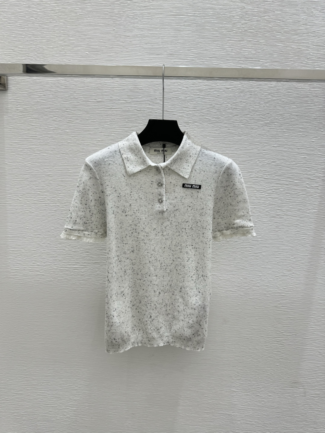 🆕M家🆕 早春新款 撞色点点翻领针织短袖颜色：白色 灰色尺码：36.38.40