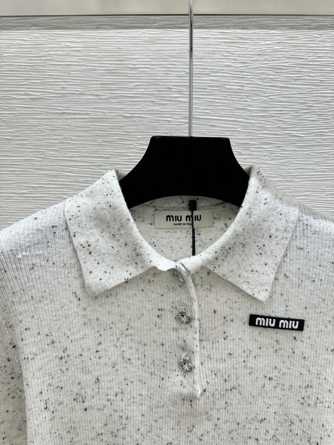 🆕M家🆕 早春新款 撞色点点翻领针织短袖颜色：白色 灰色尺码：36.38.40