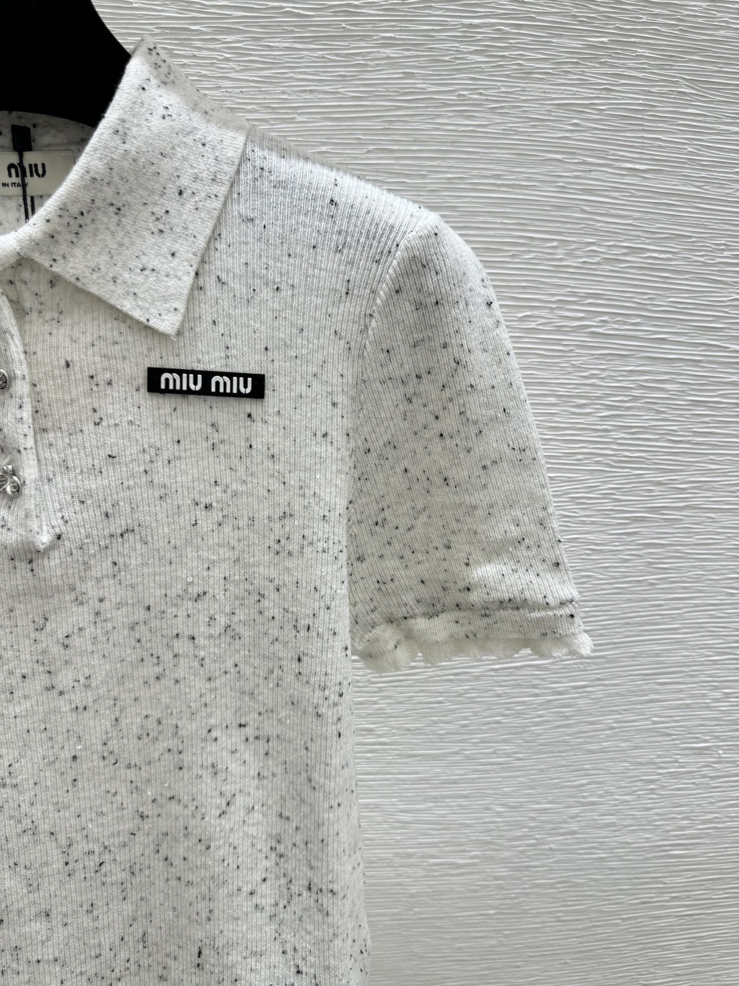 🆕M家🆕 早春新款 撞色点点翻领针织短袖颜色：白色 灰色尺码：36.38.40