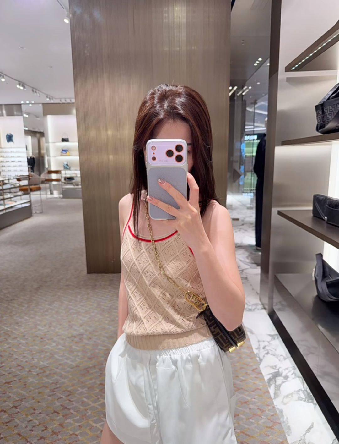 🆕F家🆕 早春新款 纯色菱格字母镂空圆领针织吊带颜色：卡其尺码：36.38.40