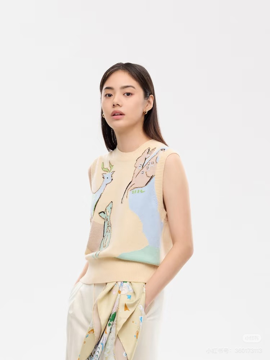 🆕ER家🆕 早春新款 撞色小鹿提花圆领针织背心颜色：杏色尺码：36.38.40