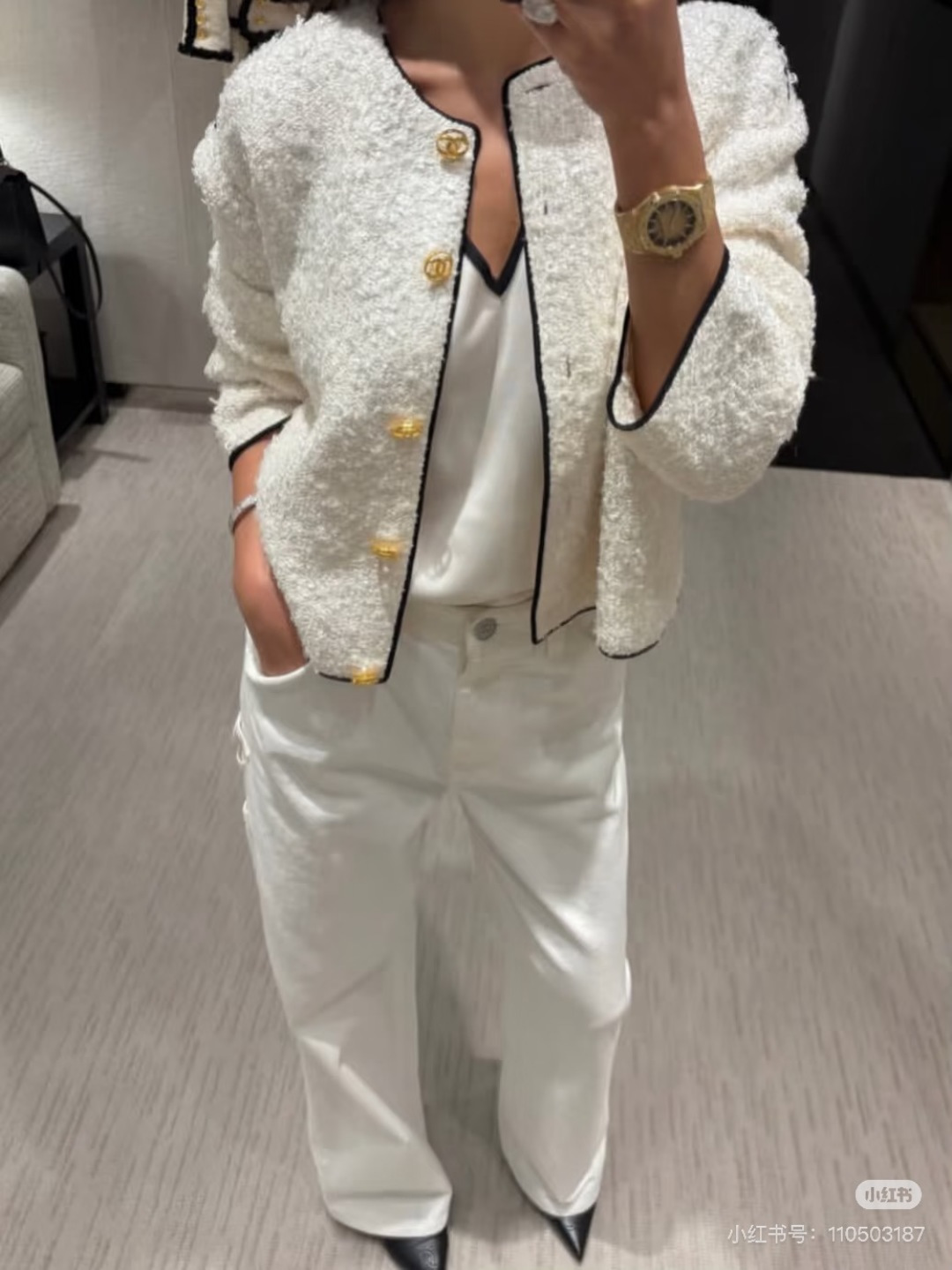 🆕CH家🆕 早春新款 纯色简约圆领针织长袖开衫颜色：白色 黑色尺码：36.38.40