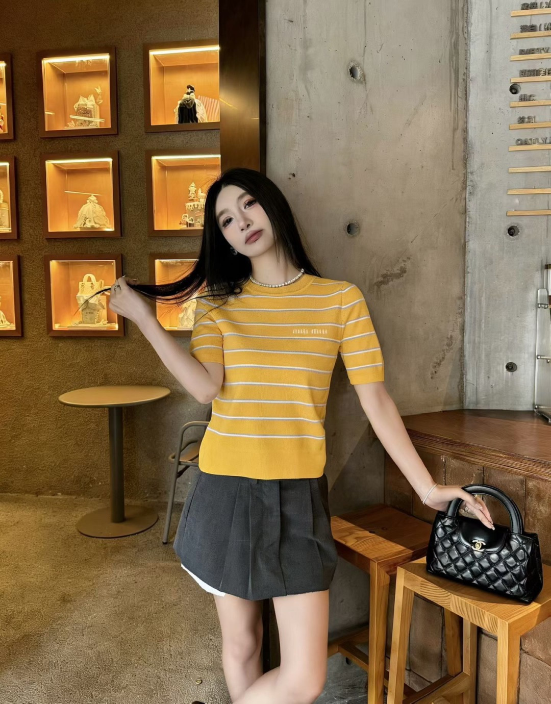 🆕M家🆕 早春新款 撞色条纹圆领针织短袖颜色：粉色 黄色 黑色尺码：36.38.40