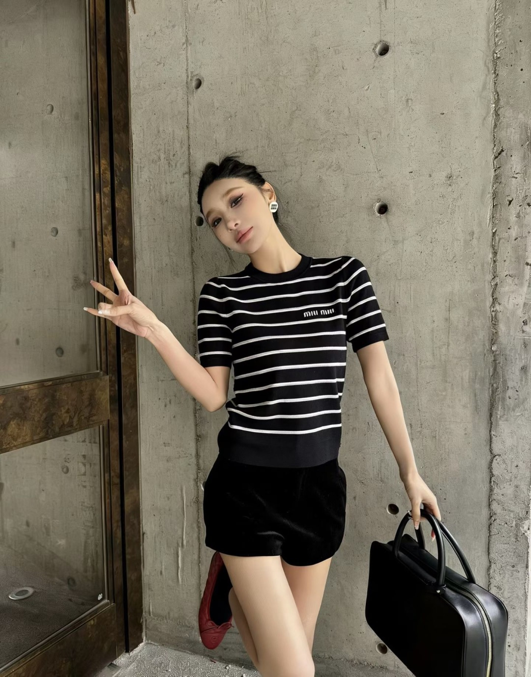 🆕M家🆕 早春新款 撞色条纹圆领针织短袖颜色：粉色 黄色 黑色尺码：36.38.40