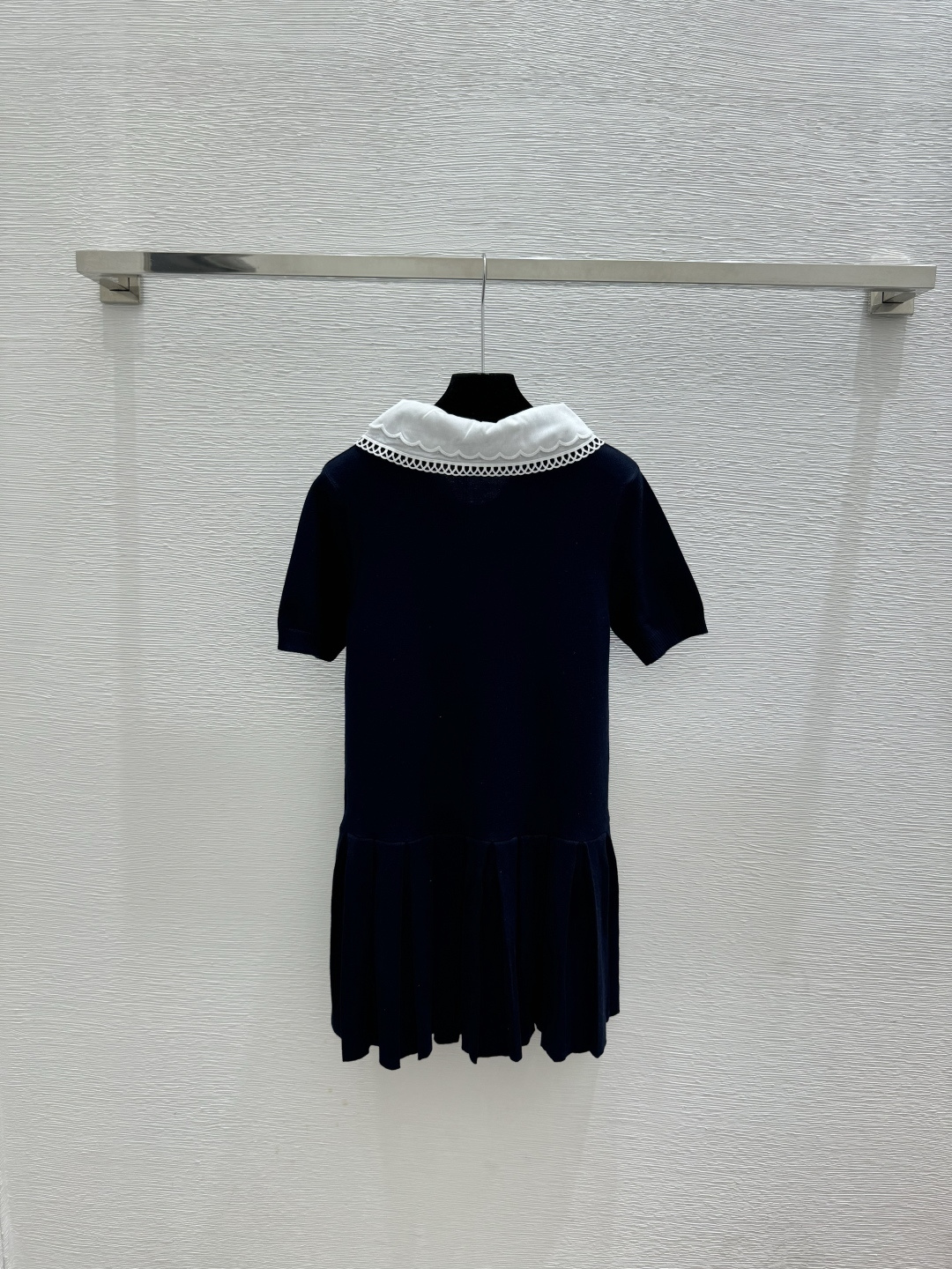 🆕M家🆕 早春新款 撞色翻领简约针织连衣裙颜色：灰色 宝蓝尺码：36.38.40