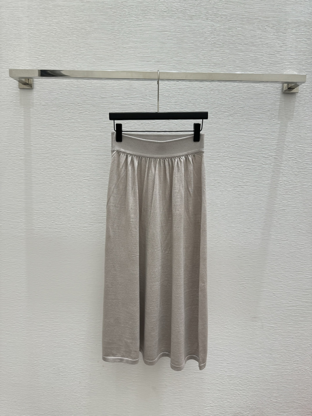 🆕BC家🆕 早春新款 纯色简约针织半裙颜色：卡其 灰色 黑色尺码：36.38.40