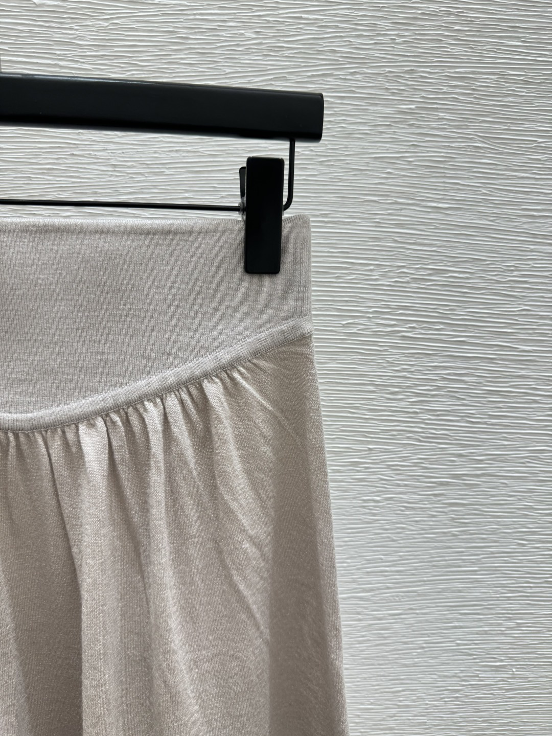 🆕BC家🆕 早春新款 纯色简约针织半裙颜色：卡其 灰色 黑色尺码：36.38.40