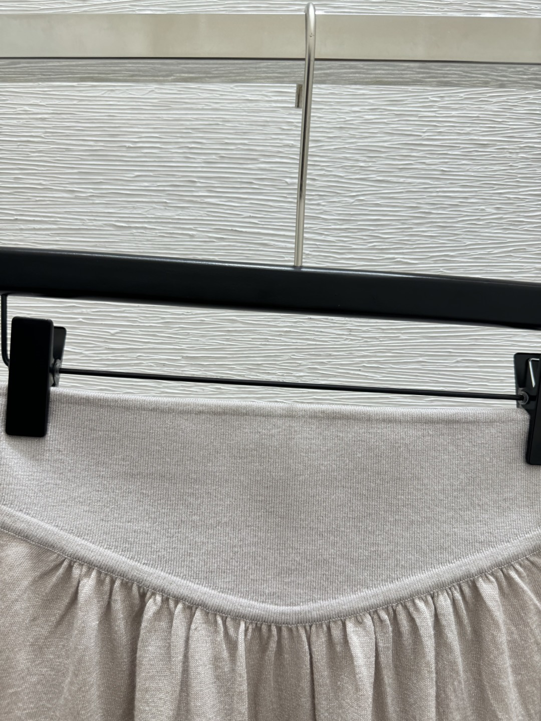 🆕BC家🆕 早春新款 纯色简约针织半裙颜色：卡其 灰色 黑色尺码：36.38.40