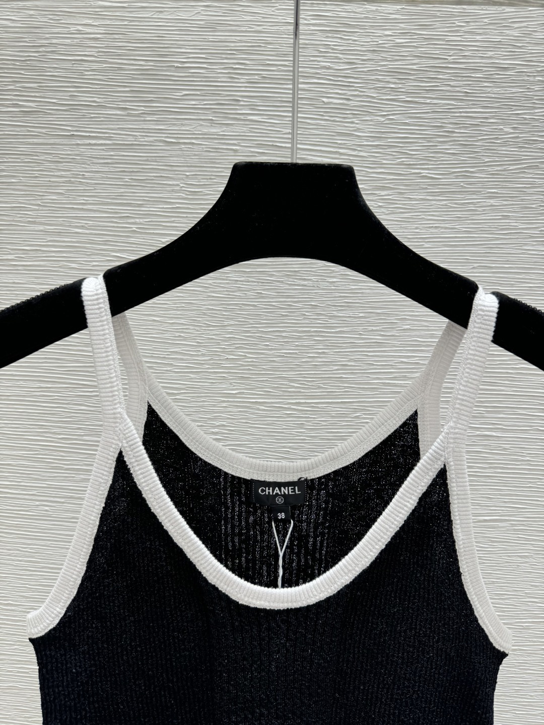 🆕CH家🆕 早春新款 撞色简约圆领针织吊带颜色：黑色尺码：36.38.40