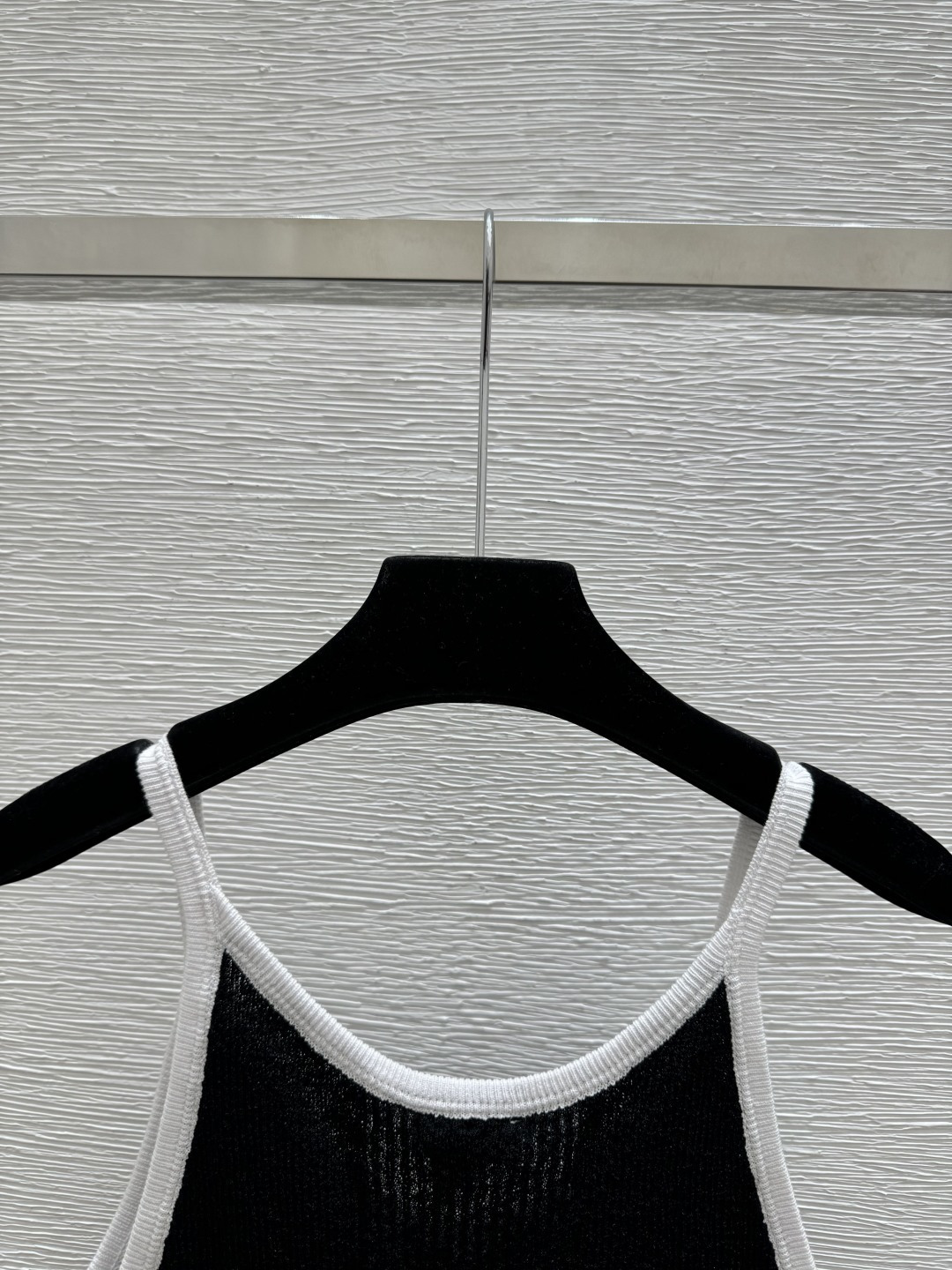 🆕CH家🆕 早春新款 撞色简约圆领针织吊带颜色：黑色尺码：36.38.40