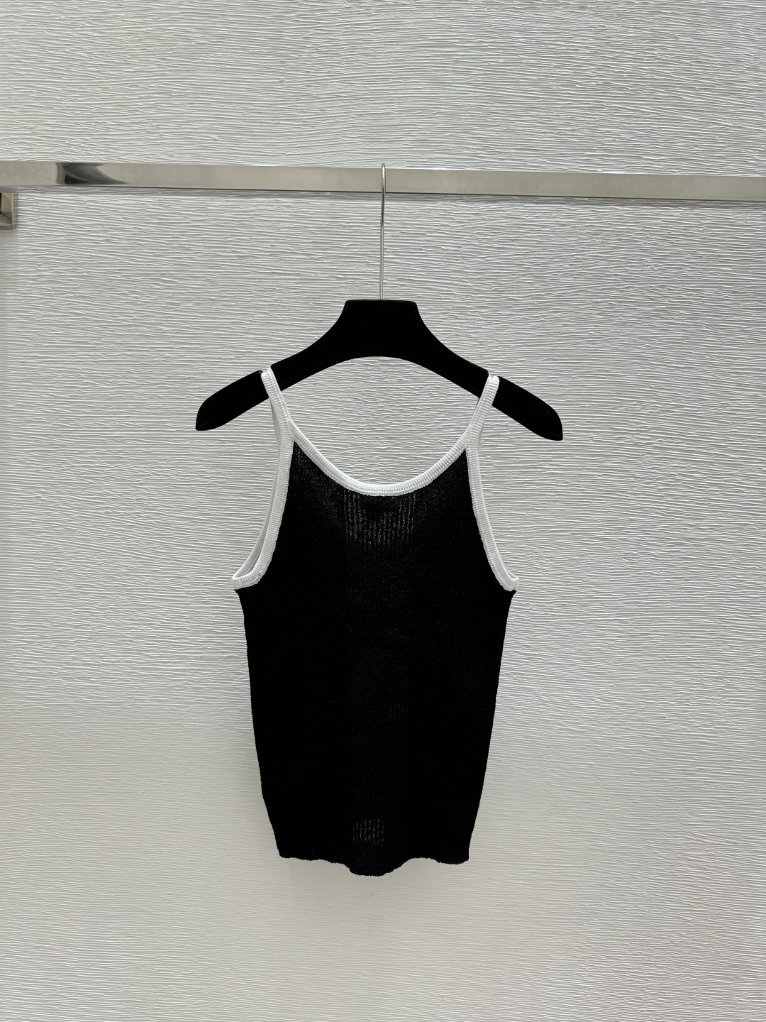 🆕CH家🆕 早春新款 撞色简约圆领针织吊带颜色：黑色尺码：36.38.40