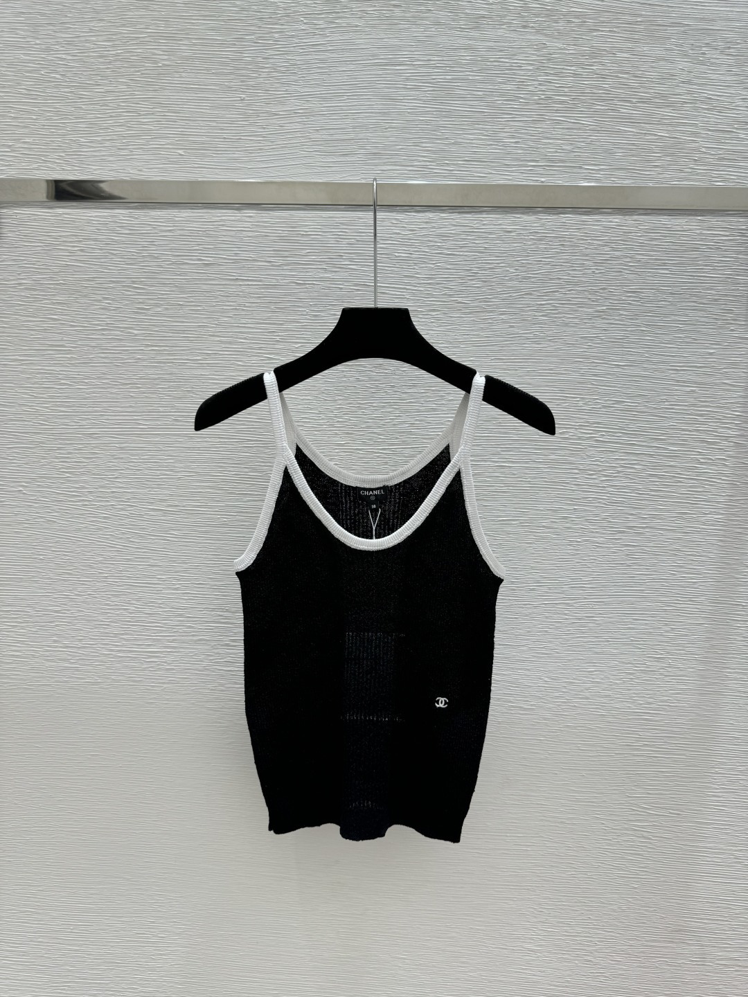 🆕CH家🆕 早春新款 撞色简约圆领针织吊带颜色：黑色尺码：36.38.40